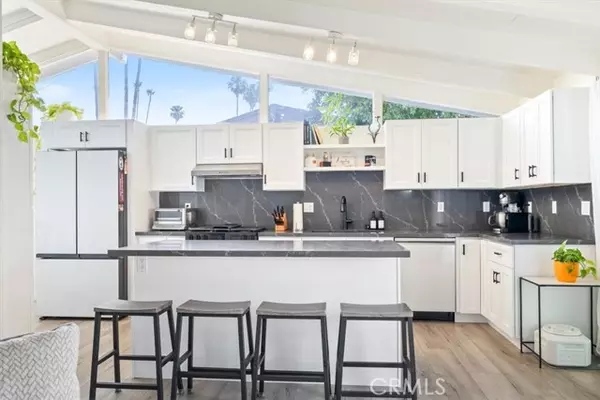 Woodland Hills (los Angeles), CA 91367,19842 Gilmore Street