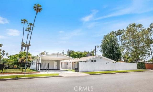 19842 Gilmore Street, Woodland Hills (los Angeles), CA 91367