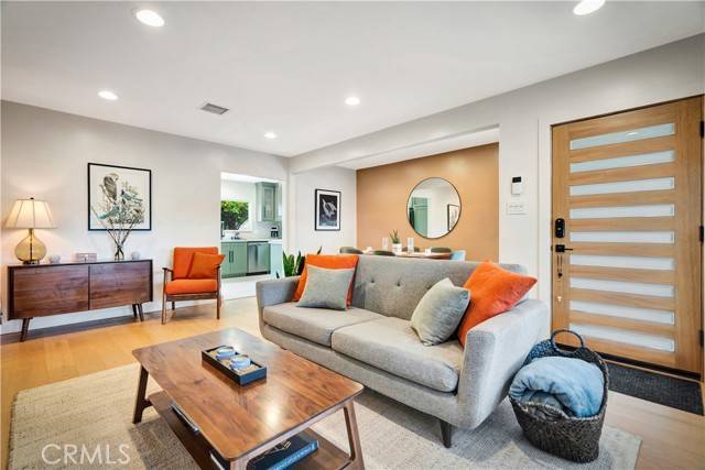 17001 Gault Street, Los Angeles, CA 91406
