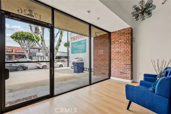 Granada Hills (los Angeles), CA 91344,17826 Chatsworth Street