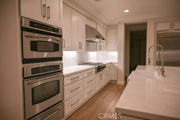 Valencia (santa Clarita), CA 91381,26850 Boulder Crest Drive