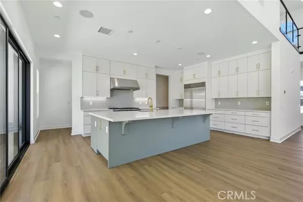 Valencia (santa Clarita), CA 91354,24186 N Camino Cascada