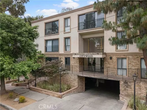Sherman Oaks, CA 91411,15344 Weddington Street #304