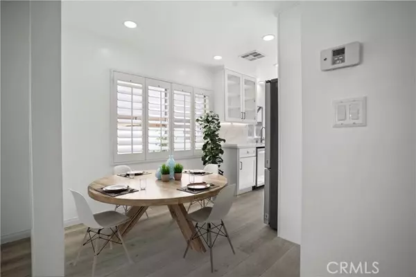 North Hollywood (los Angeles), CA 91601,10848 Huston Street