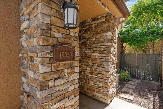 19539 Laroda, Saugus (santa Clarita), CA 91350