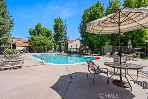 Calabasas, CA 91302,5622 Las Virgenes Road #12