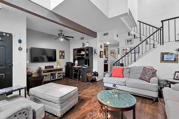 6323 Reseda Boulevard #13, Tarzana (los Angeles), CA 91335