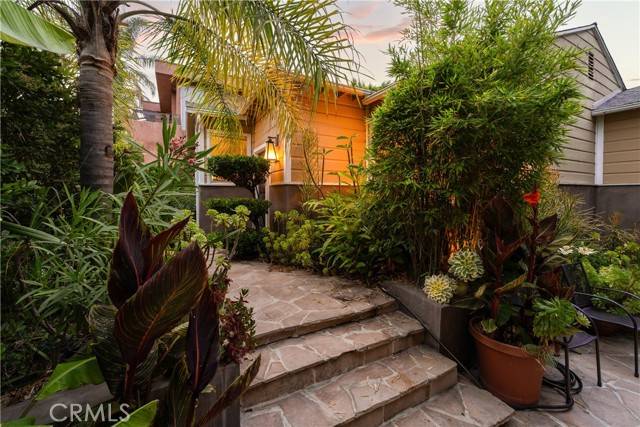 Los Angeles, CA 90068,3260 De Witt Drive