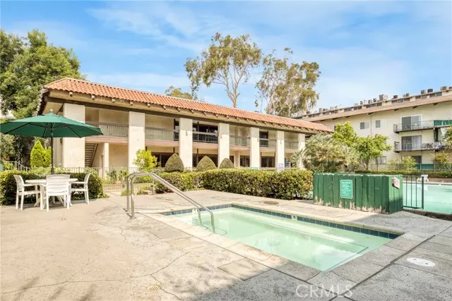 Encino (los Angeles), CA 91316,5460 White Oak Avenue #F105