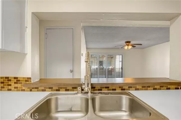 Encino (los Angeles), CA 91316,5460 White Oak Avenue #F105