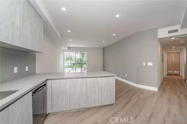 Los Angeles, CA 90026,2828 London Street #307