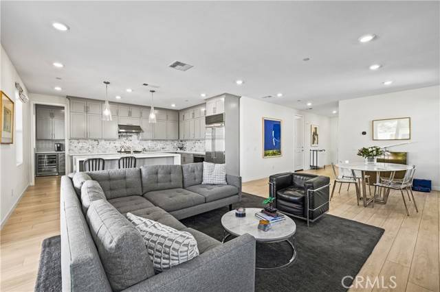 Valencia (santa Clarita), CA 91381,27774 Marquee Drive