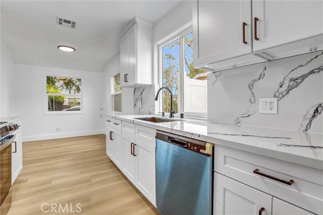 19628 Hartland, Reseda (los Angeles), CA 91335