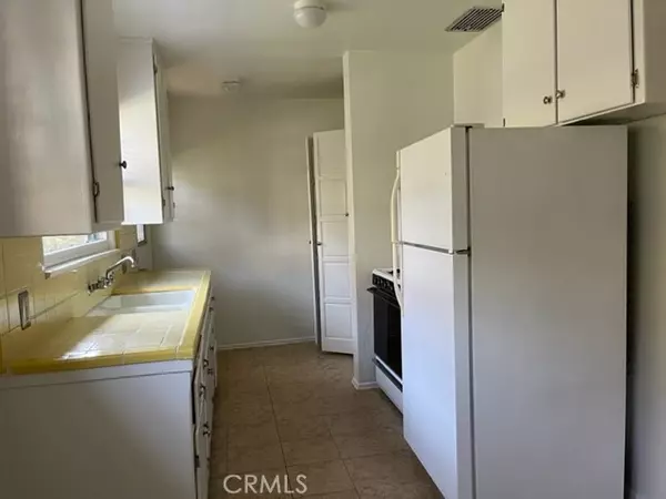 Toluca Lake (los Angeles), CA 91602,10856 Camarillo Street