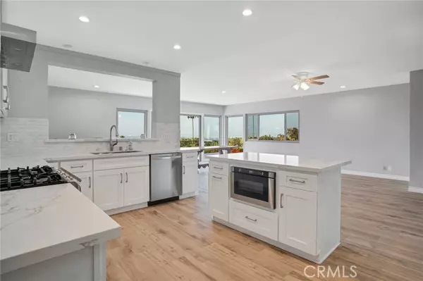 Sherman Oaks, CA 91403,15470 Longbow