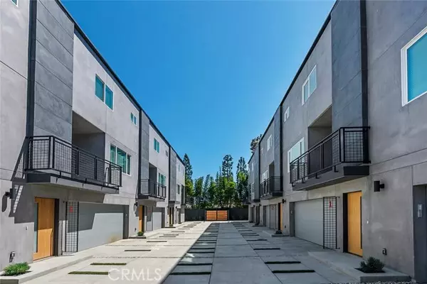 Los Angeles, CA 91405,13536 Vanowen Street #1