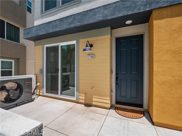 Valencia (santa Clarita), CA 91381,27148 Valley Oak Place