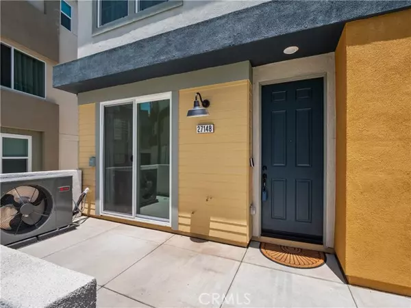 Valencia (santa Clarita), CA 91381,27148 Valley Oak Place