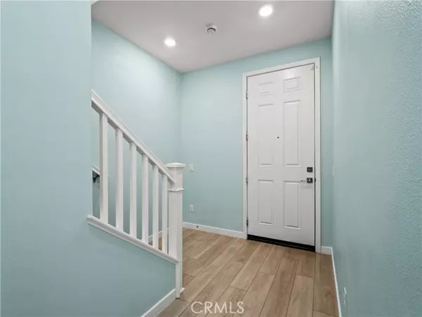Valencia (santa Clarita), CA 91381,27148 Valley Oak Place
