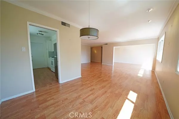 Los Angeles, CA 90046,1525 N Hayworth Avenue #304