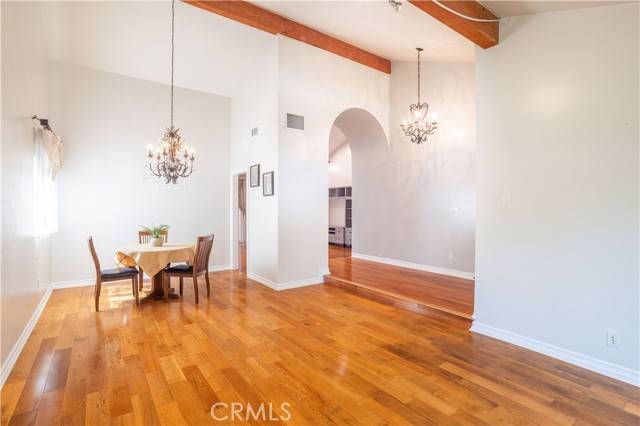 Valencia (santa Clarita), CA 91355,24302 Vista Ridge Drive