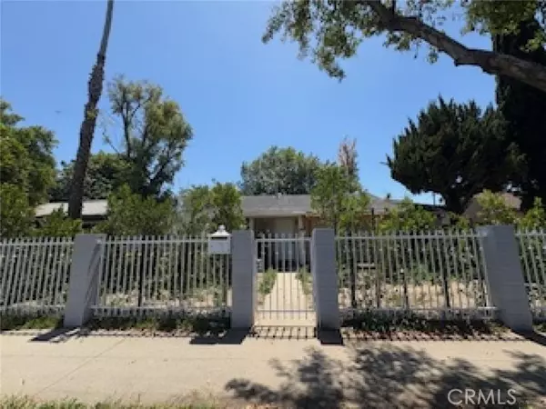 17530 Saticoy Street, Van Nuys (los Angeles), CA 91406