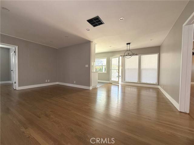 Granada Hills (los Angeles), CA 91344,16055 Blackhawk Street