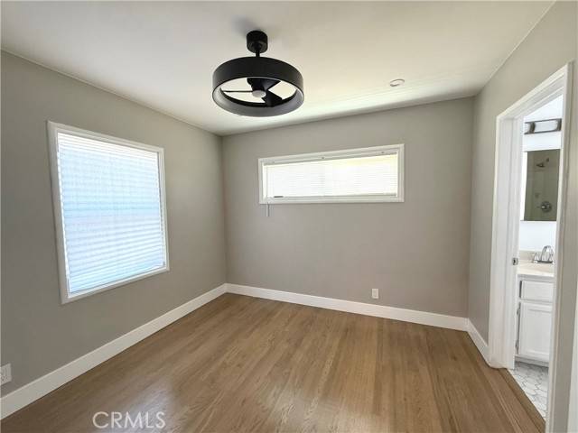 Granada Hills (los Angeles), CA 91344,16055 Blackhawk Street