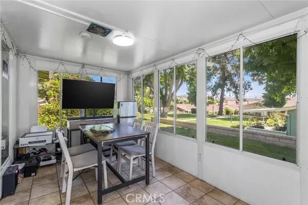 Newhall (santa Clarita), CA 91321,19124 Avenue Of The Oaks #A