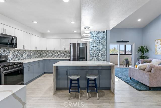 7625 Reseda Boulevard #302, Reseda (los Angeles), CA 91335