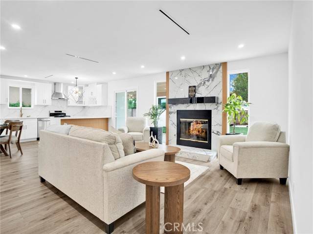 West Hills (los Angeles), CA 91307,7055 Fallbrook Avenue