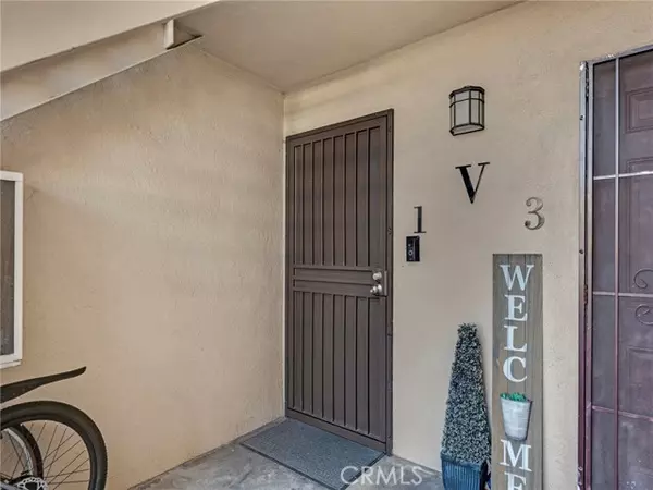 Valencia (santa Clarita), CA 91355,24431 Trevino Drive #V1