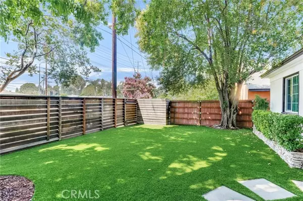 Woodland Hills (los Angeles), CA 91367,5550 Fallbrook Avenue