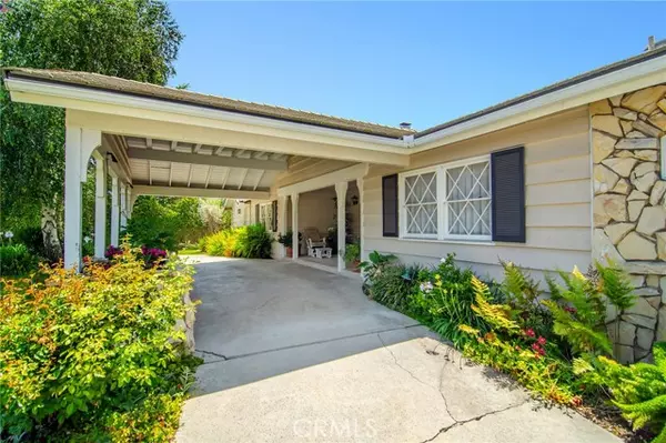 Woodland Hills (los Angeles), CA 91364,19842 Santa Rita Street