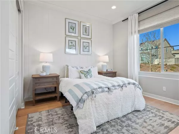 Saugus (santa Clarita), CA 91350,28609 Windbreak