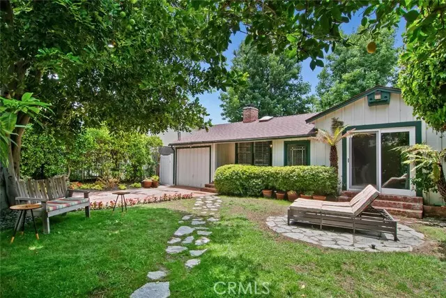 Studio City (los Angeles), CA 91604,12744 Sarah Street