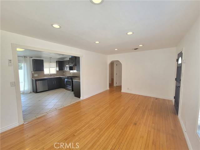 Woodland Hills (los Angeles), CA 91364,21912 Celes Street