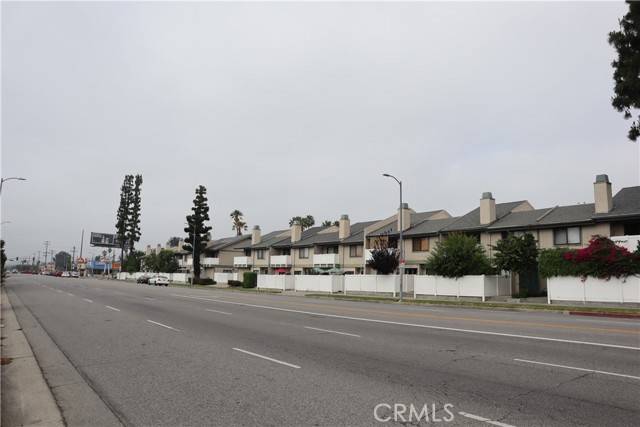 Canoga Park (los Angeles), CA 91304,8341 De Soto Avenue #10