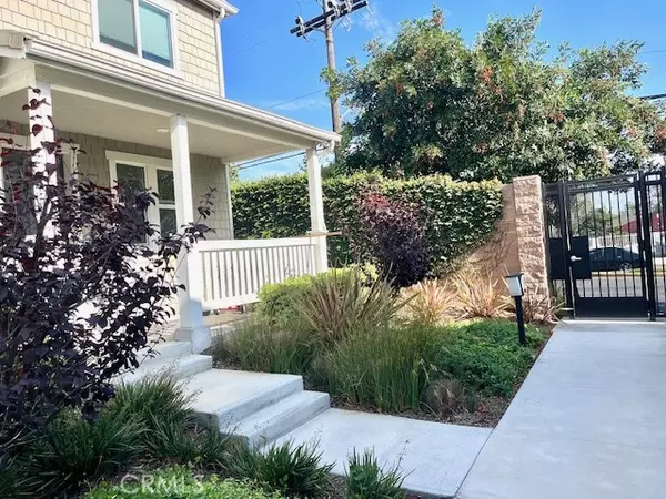 Compton, CA 90221,11 Lilac Lane