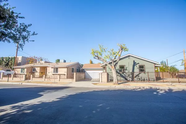 21511 Bassett Street, Canoga Park (los Angeles), CA 91303