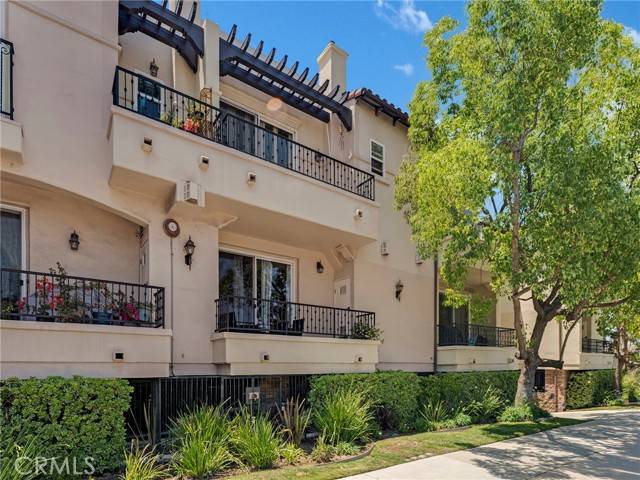 Encino (los Angeles), CA 91316,5753 White Oak Avenue #3