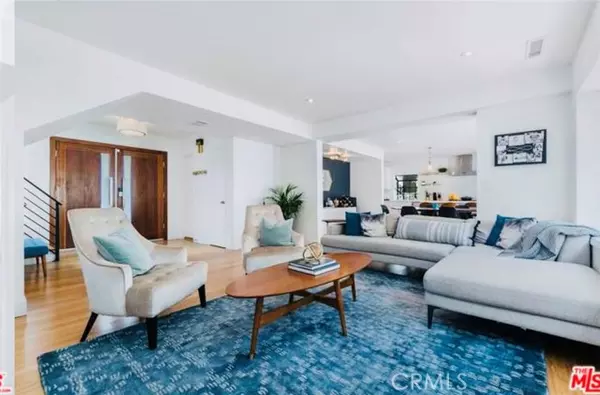 Woodland Hills (los Angeles), CA 91364,4944 Don Pio Drive