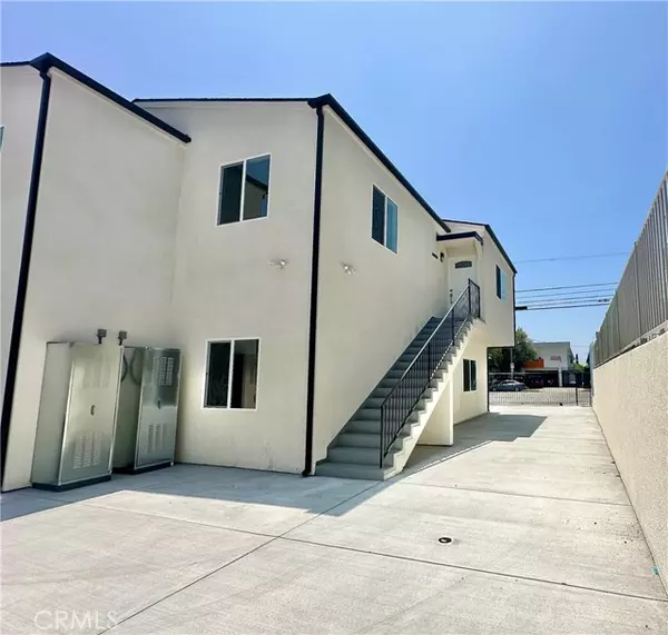 North Hollywood (los Angeles), CA 91605,7726 Laurel Canyon Boulevard