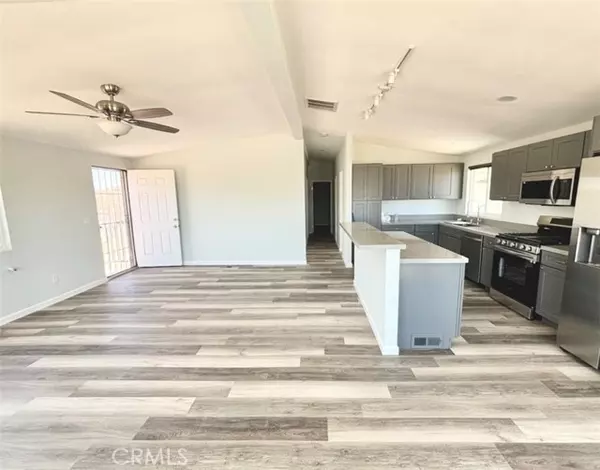 Joshua Tree, CA 92252,63136 Sunny Sands Drive