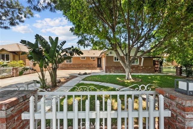 15711 Hiawatha Street, Granada Hills (los Angeles), CA 91344