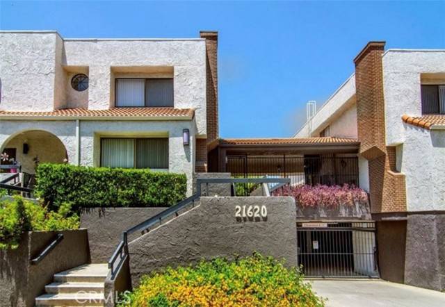 21620 Burbank Boulevard #22, Woodland Hills (los Angeles), CA 91367