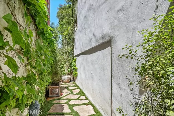 West Hollywood, CA 90046,1414 N Harper Avenue #18