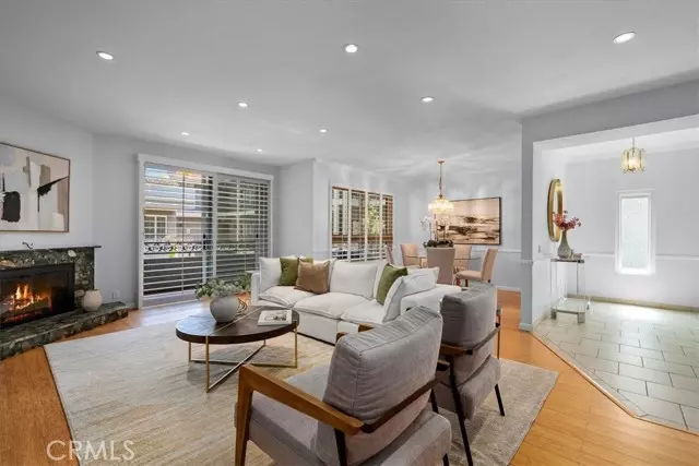 Sherman Oaks, CA 91403,14844 Dickens Street #208