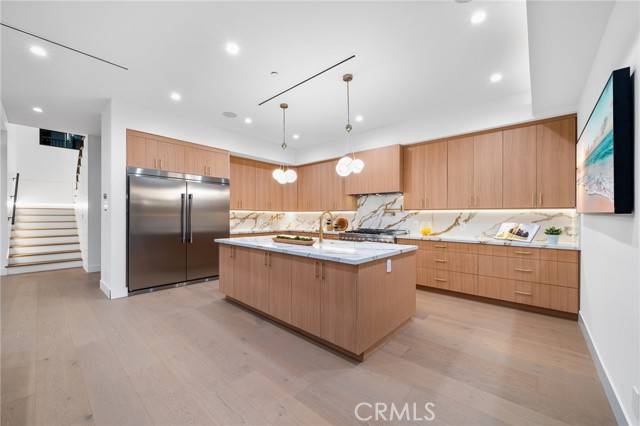 Encino (los Angeles), CA 91316,5945 Hesperia Avenue