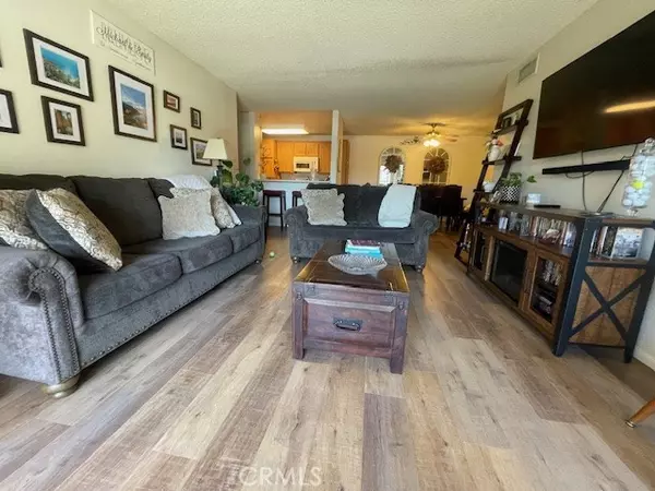 Valencia (santa Clarita), CA 91355,24431 Trevino Drive #V10